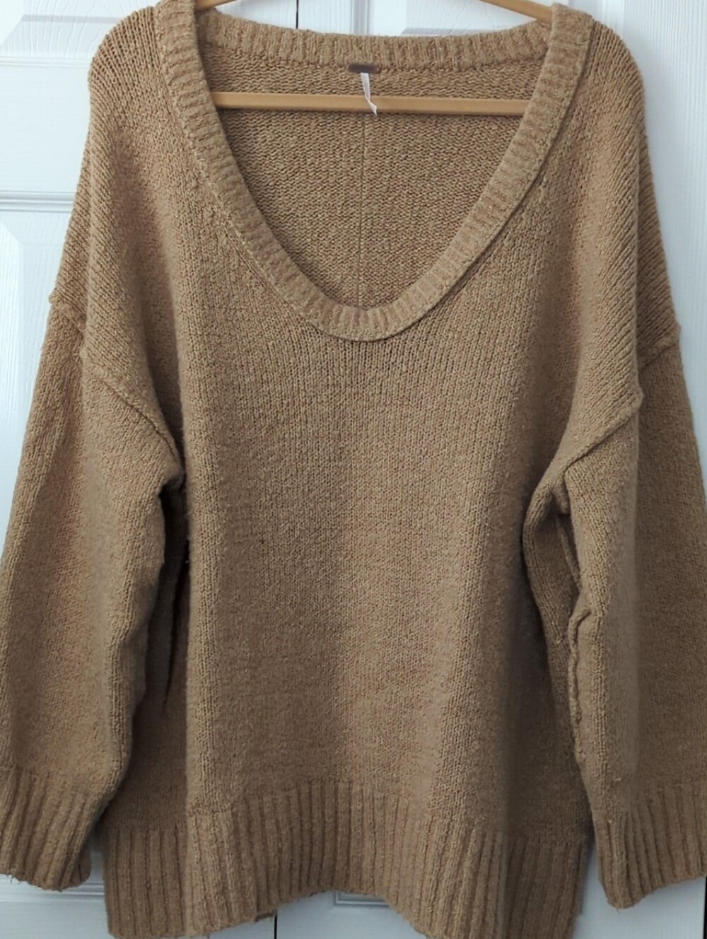 AWESOME! FREE PEOPLE CAMEL*BROOKSIDE* OVERSIZED SWEATER-L - Picture 5 of 9
